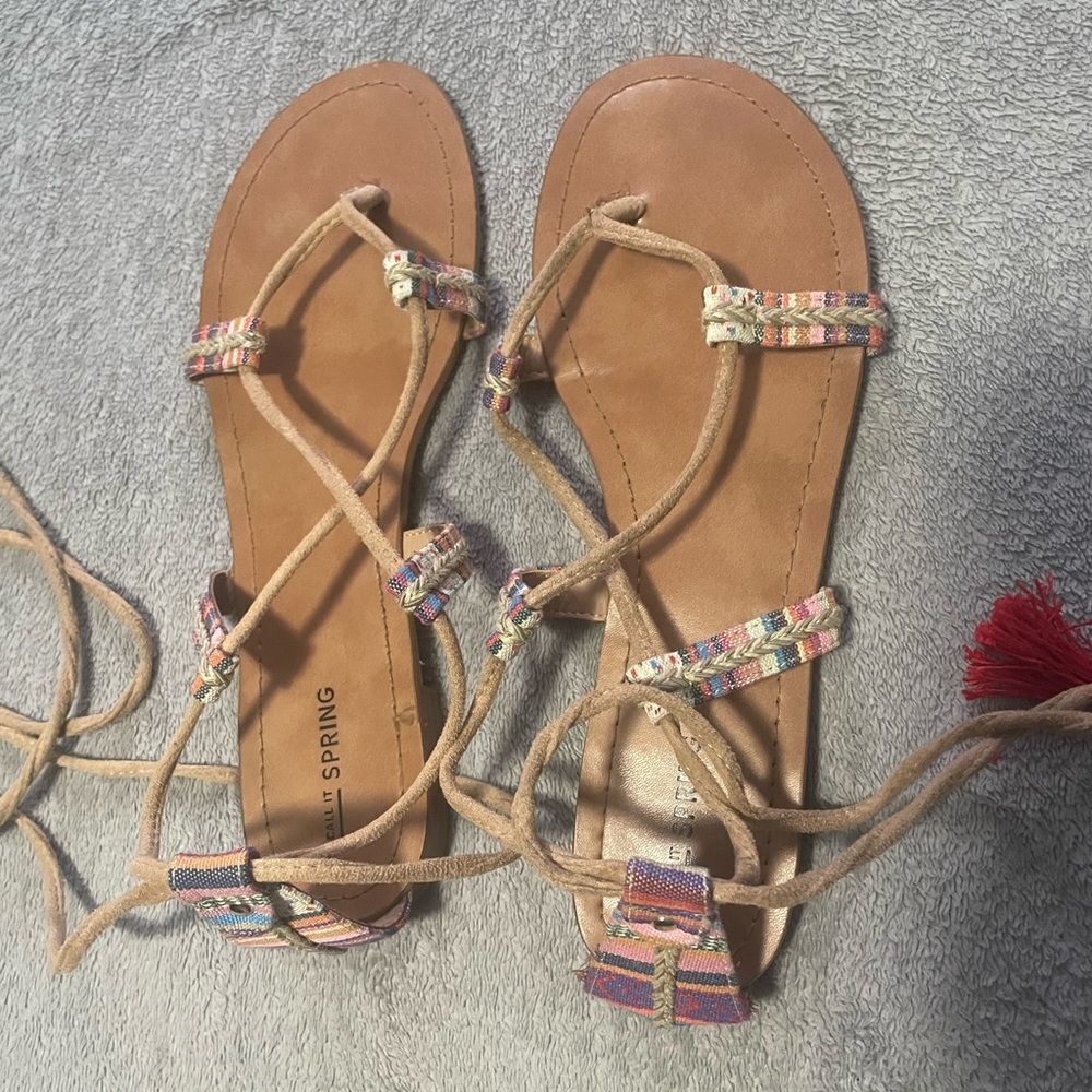 𝅺CALL it spring lace up flat sandals size 10 good condition